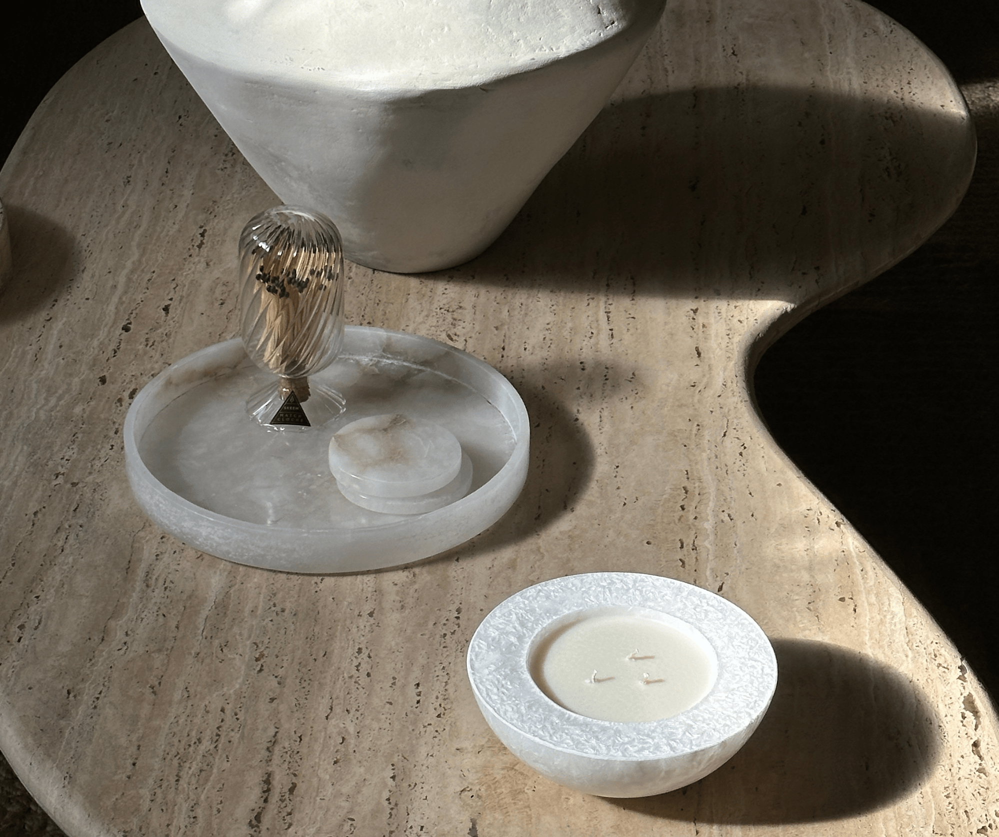 Exceptionally polishing your travertine table top - Belaré Home